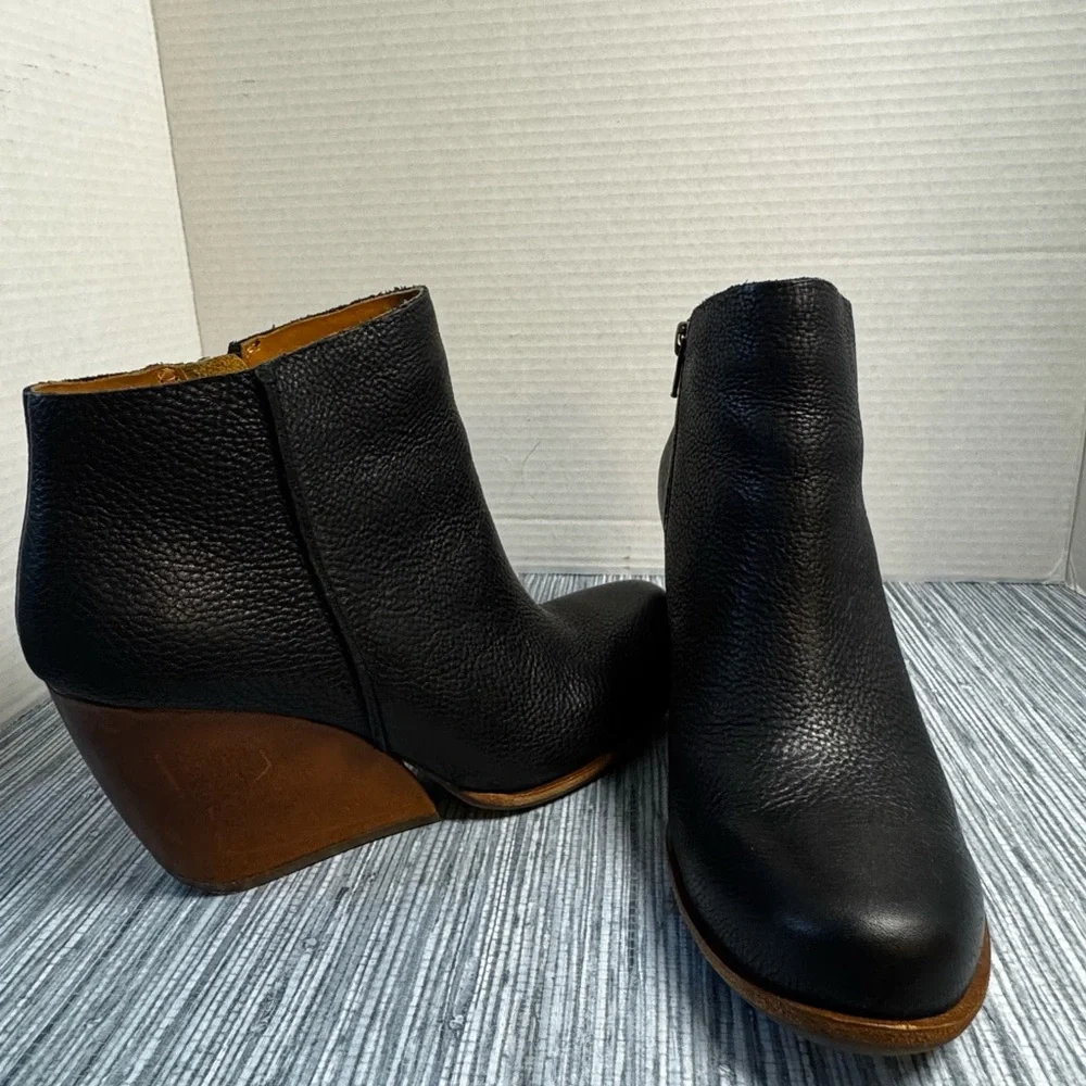 Kork-Ease Black Natalya Ankle Boots, size 7 - Picture 5 of 10